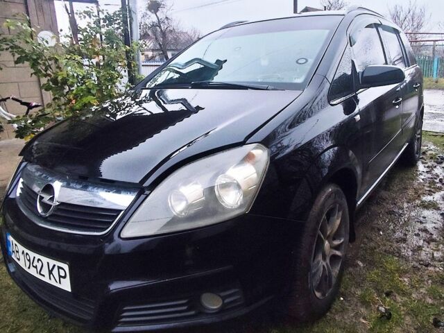 Черный Опель Зафира, объемом двигателя 1.9 л и пробегом 380 тыс. км за 5950 $, фото 1 на Automoto.ua