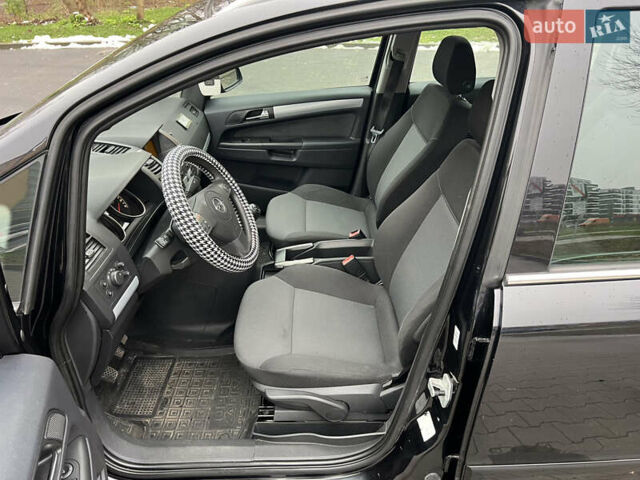 Черный Опель Зафира, объемом двигателя 1.6 л и пробегом 157 тыс. км за 5650 $, фото 9 на Automoto.ua