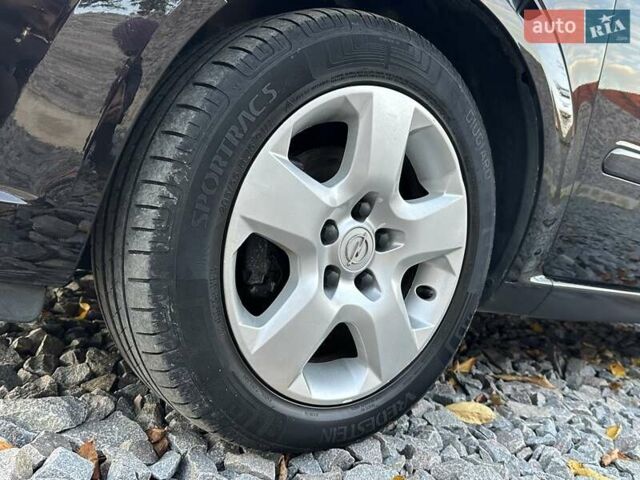 Черный Опель Зафира, объемом двигателя 1.8 л и пробегом 242 тыс. км за 5350 $, фото 12 на Automoto.ua