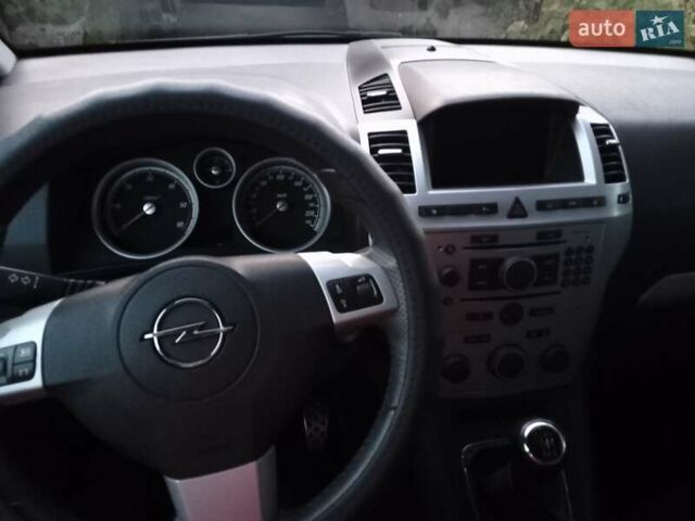 Черный Опель Зафира, объемом двигателя 1.91 л и пробегом 201 тыс. км за 7200 $, фото 27 на Automoto.ua