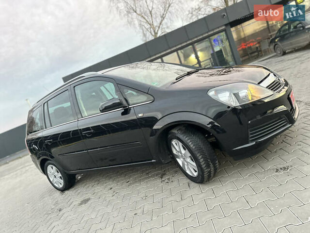 Черный Опель Зафира, объемом двигателя 1.6 л и пробегом 194 тыс. км за 5300 $, фото 162 на Automoto.ua