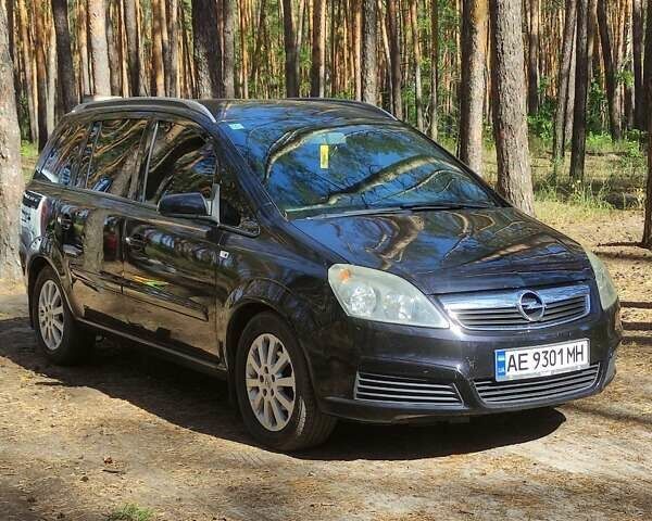 Черный Опель Зафира, объемом двигателя 1.8 л и пробегом 175 тыс. км за 6000 $, фото 11 на Automoto.ua