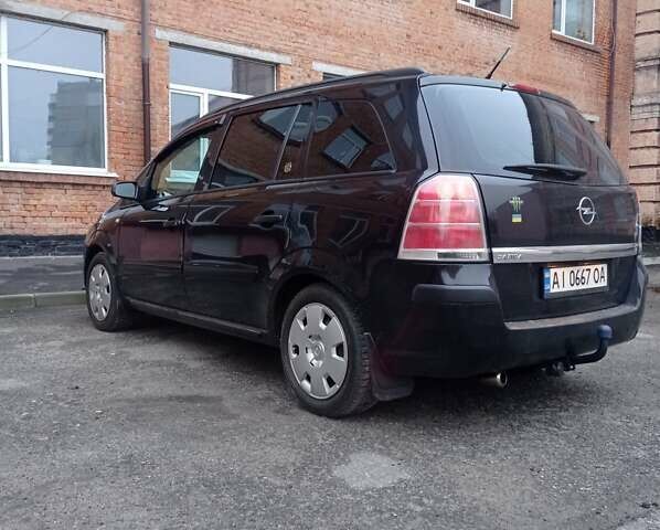 Черный Опель Зафира, объемом двигателя 1.8 л и пробегом 238 тыс. км за 5200 $, фото 5 на Automoto.ua