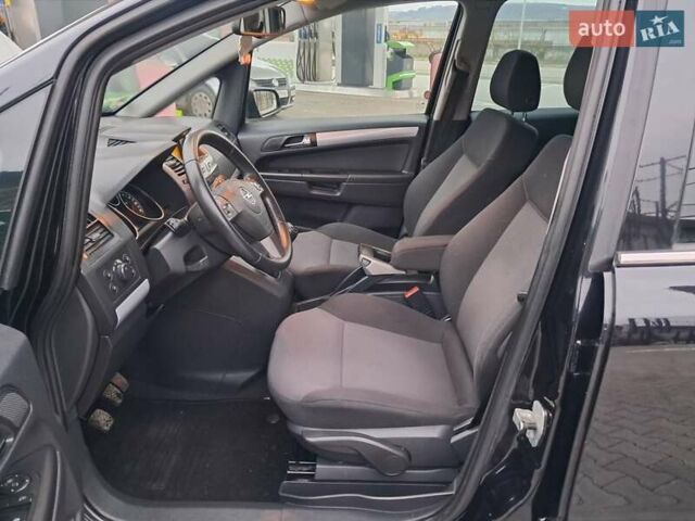 Черный Опель Зафира, объемом двигателя 1.8 л и пробегом 275 тыс. км за 5450 $, фото 57 на Automoto.ua