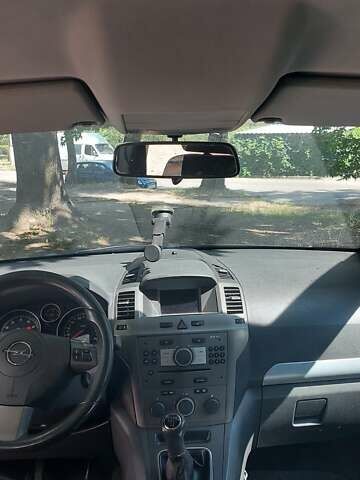 Черный Опель Зафира, объемом двигателя 1.8 л и пробегом 280 тыс. км за 5060 $, фото 8 на Automoto.ua