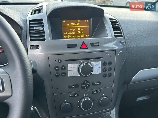 Черный Опель Зафира, объемом двигателя 1.8 л и пробегом 242 тыс. км за 5350 $, фото 43 на Automoto.ua