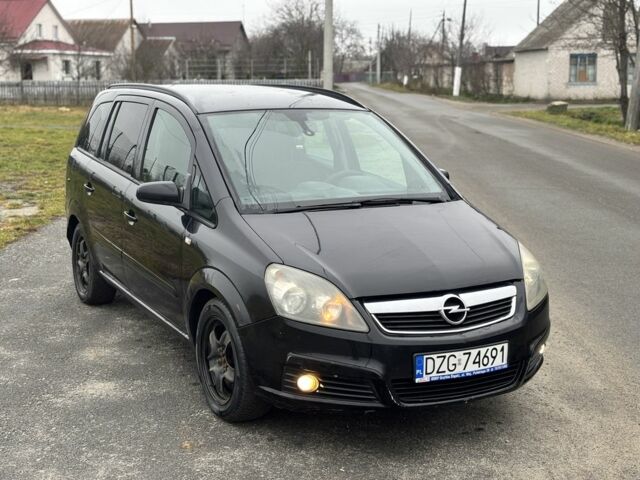Черный Опель Зафира, объемом двигателя 1.9 л и пробегом 340 тыс. км за 2050 $, фото 1 на Automoto.ua