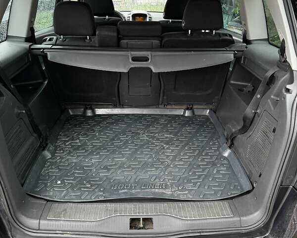 Черный Опель Зафира, объемом двигателя 1.6 л и пробегом 217 тыс. км за 6100 $, фото 7 на Automoto.ua