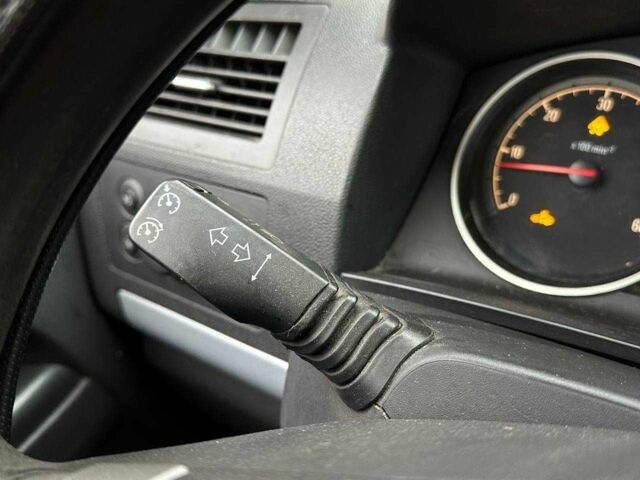 Чорний Опель Зафіра, об'ємом двигуна 0 л та пробігом 284 тис. км за 5190 $, фото 20 на Automoto.ua