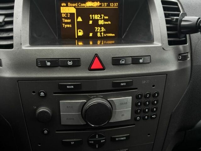 Черный Опель Зафира, объемом двигателя 1.9 л и пробегом 340 тыс. км за 2050 $, фото 7 на Automoto.ua