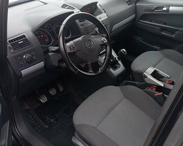 Черный Опель Зафира, объемом двигателя 1.91 л и пробегом 290 тыс. км за 5700 $, фото 11 на Automoto.ua