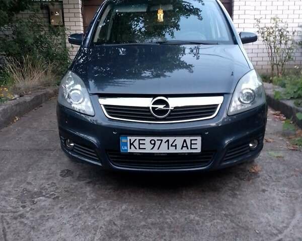 Черный Опель Зафира, объемом двигателя 1.91 л и пробегом 201 тыс. км за 7200 $, фото 11 на Automoto.ua