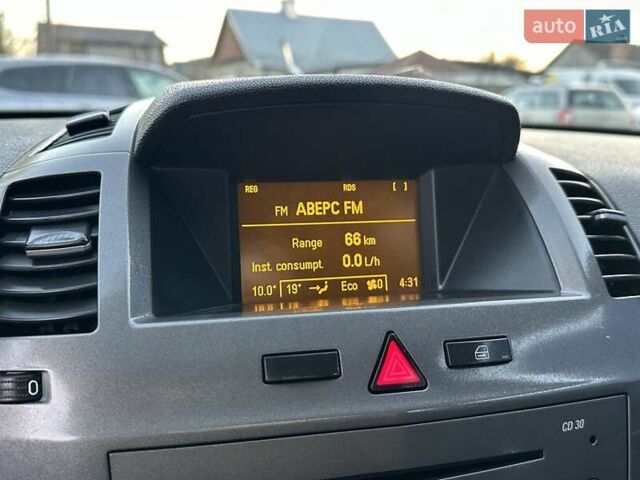 Черный Опель Зафира, объемом двигателя 1.8 л и пробегом 242 тыс. км за 5350 $, фото 46 на Automoto.ua