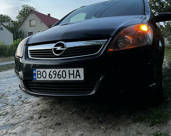 Черный Опель Зафира, объемом двигателя 1.91 л и пробегом 288 тыс. км за 5900 $, фото 21 на Automoto.ua