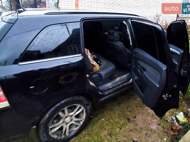 Черный Опель Зафира, объемом двигателя 1.9 л и пробегом 380 тыс. км за 5900 $, фото 4 на Automoto.ua