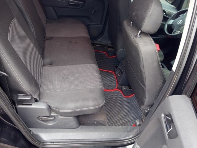 Черный Опель Зафира, объемом двигателя 1.8 л и пробегом 230 тыс. км за 4600 $, фото 4 на Automoto.ua