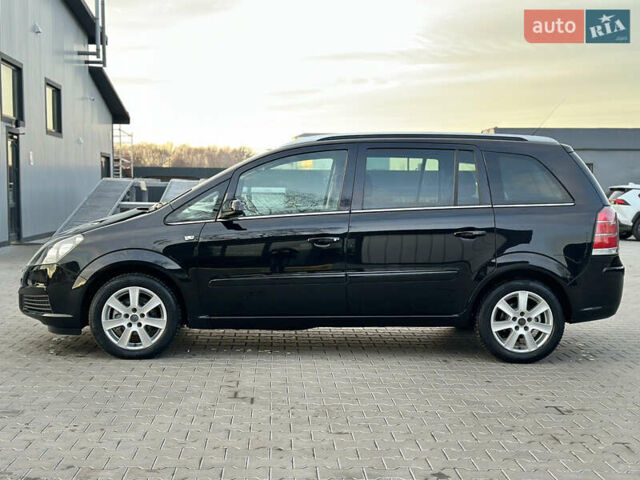 Черный Опель Зафира, объемом двигателя 1.6 л и пробегом 194 тыс. км за 5300 $, фото 10 на Automoto.ua