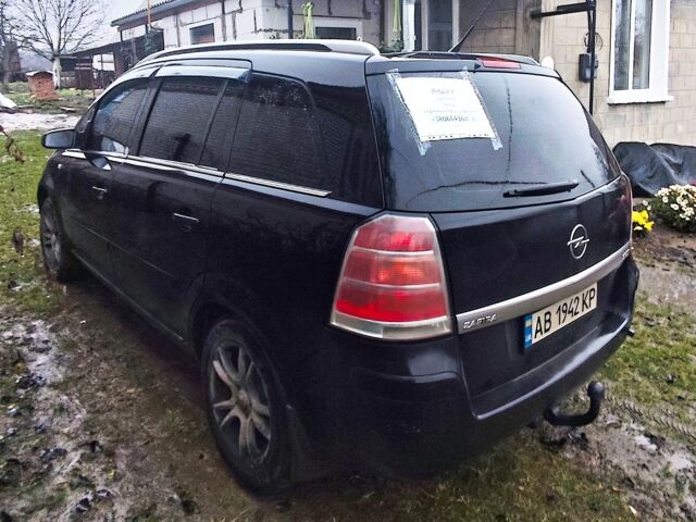 Черный Опель Зафира, объемом двигателя 1.9 л и пробегом 380 тыс. км за 5950 $, фото 5 на Automoto.ua