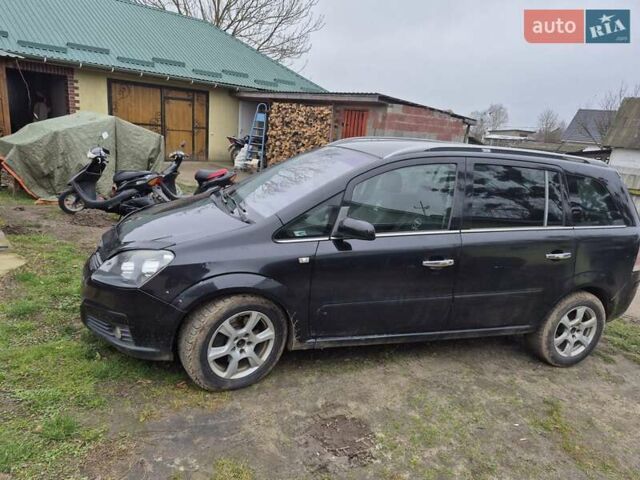 Черный Опель Зафира, объемом двигателя 1.6 л и пробегом 250 тыс. км за 4300 $, фото 3 на Automoto.ua