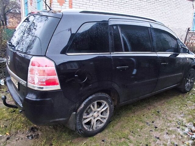 Черный Опель Зафира, объемом двигателя 1.9 л и пробегом 380 тыс. км за 5950 $, фото 4 на Automoto.ua