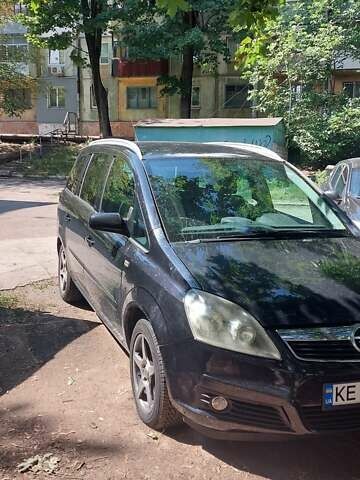 Черный Опель Зафира, объемом двигателя 1.8 л и пробегом 280 тыс. км за 5060 $, фото 4 на Automoto.ua