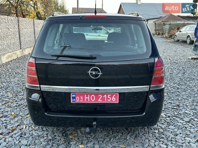 Черный Опель Зафира, объемом двигателя 1.8 л и пробегом 242 тыс. км за 5350 $, фото 3 на Automoto.ua