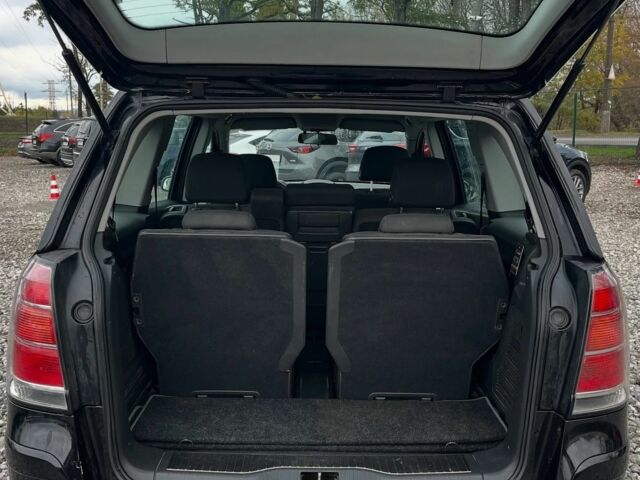 Черный Опель Зафира, объемом двигателя 0 л и пробегом 200 тыс. км за 5500 $, фото 8 на Automoto.ua