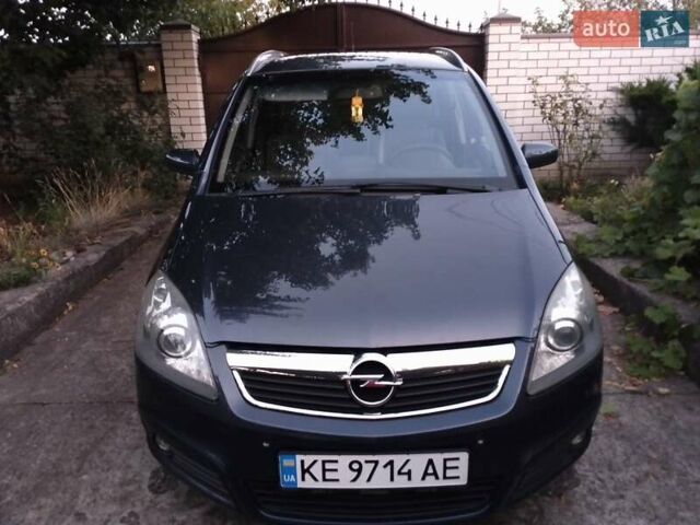 Черный Опель Зафира, объемом двигателя 1.91 л и пробегом 201 тыс. км за 7200 $, фото 12 на Automoto.ua