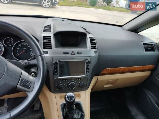 Черный Опель Зафира, объемом двигателя 1.9 л и пробегом 280 тыс. км за 7000 $, фото 3 на Automoto.ua