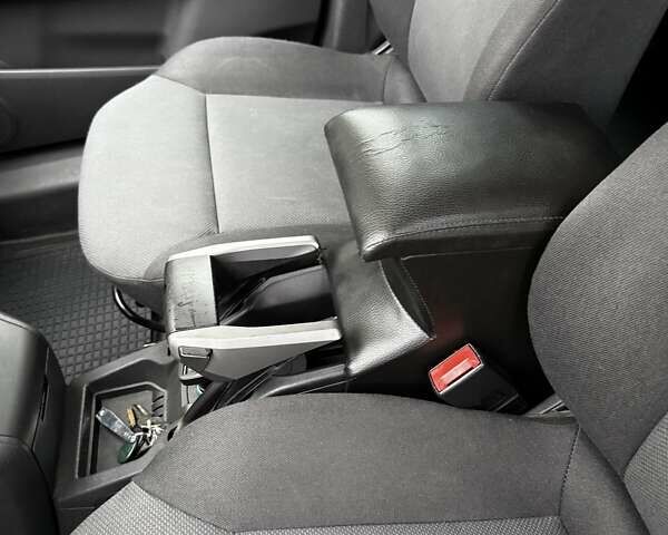 Черный Опель Зафира, объемом двигателя 1.6 л и пробегом 217 тыс. км за 6100 $, фото 14 на Automoto.ua