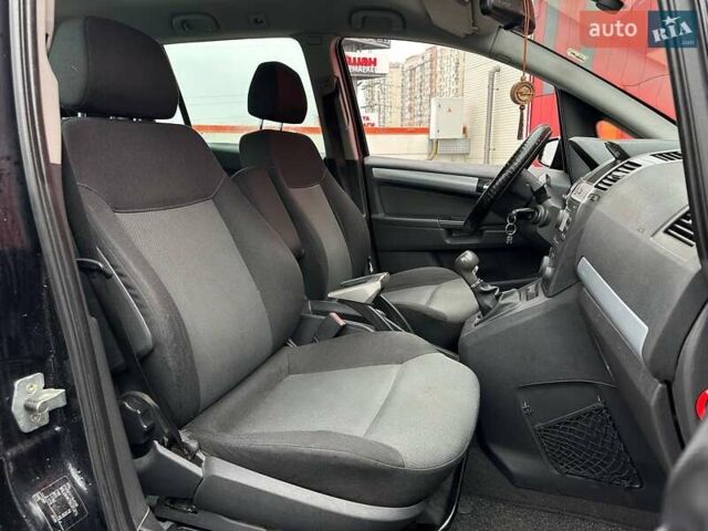 Черный Опель Зафира, объемом двигателя 1.91 л и пробегом 284 тыс. км за 5190 $, фото 11 на Automoto.ua