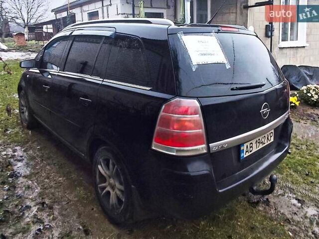 Черный Опель Зафира, объемом двигателя 1.9 л и пробегом 380 тыс. км за 5900 $, фото 3 на Automoto.ua