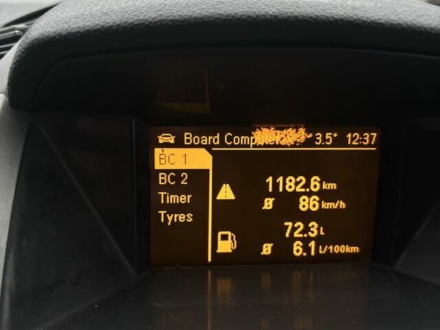 Черный Опель Зафира, объемом двигателя 1.9 л и пробегом 340 тыс. км за 2050 $, фото 6 на Automoto.ua