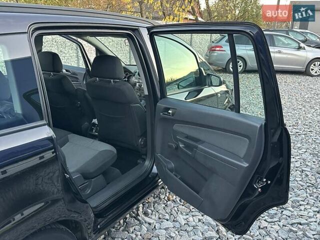 Черный Опель Зафира, объемом двигателя 1.8 л и пробегом 242 тыс. км за 5350 $, фото 62 на Automoto.ua