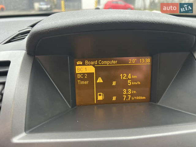 Черный Опель Зафира, объемом двигателя 1.6 л и пробегом 157 тыс. км за 5650 $, фото 23 на Automoto.ua