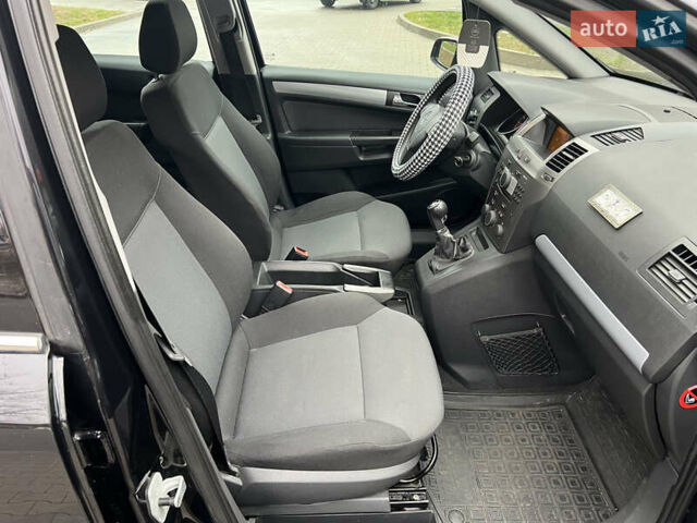 Черный Опель Зафира, объемом двигателя 1.6 л и пробегом 157 тыс. км за 5650 $, фото 20 на Automoto.ua