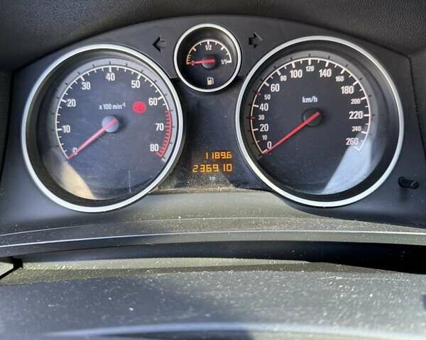 Черный Опель Зафира, объемом двигателя 1.6 л и пробегом 236 тыс. км за 5800 $, фото 14 на Automoto.ua