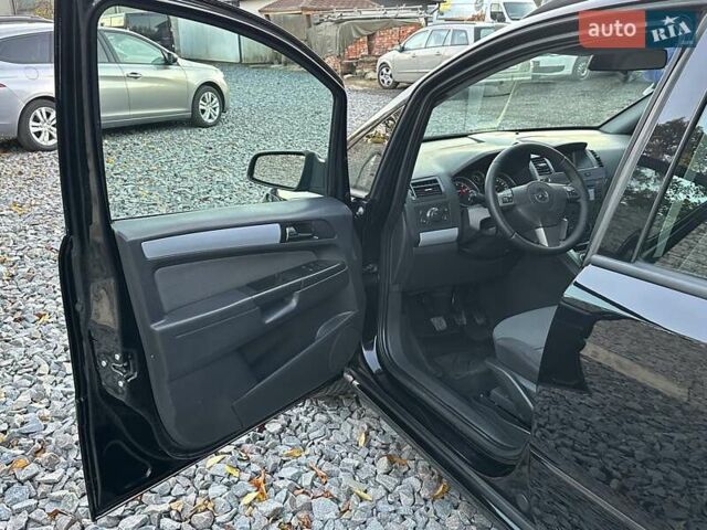 Черный Опель Зафира, объемом двигателя 1.8 л и пробегом 242 тыс. км за 5350 $, фото 29 на Automoto.ua