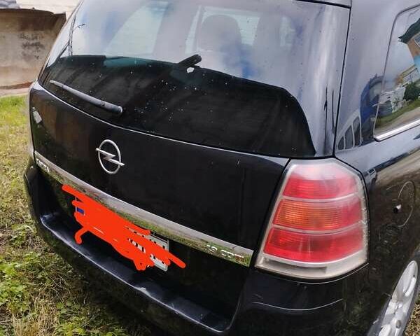 Черный Опель Зафира, объемом двигателя 1.9 л и пробегом 280 тыс. км за 7000 $, фото 5 на Automoto.ua