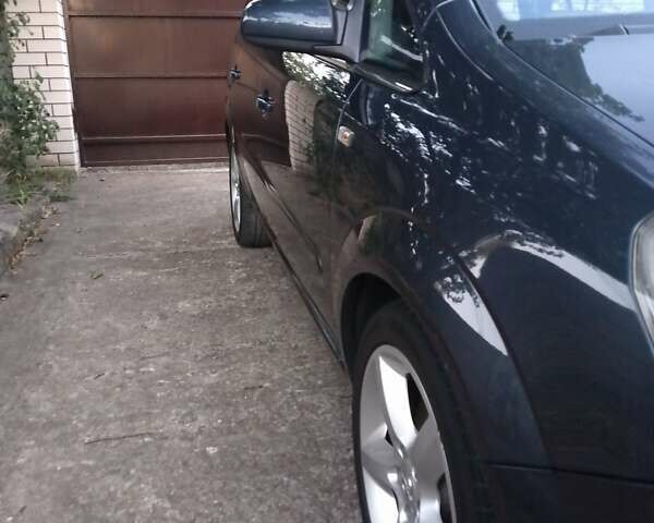 Черный Опель Зафира, объемом двигателя 1.91 л и пробегом 201 тыс. км за 7200 $, фото 4 на Automoto.ua