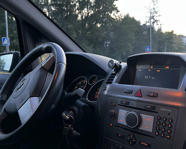 Черный Опель Зафира, объемом двигателя 1.91 л и пробегом 288 тыс. км за 5900 $, фото 10 на Automoto.ua