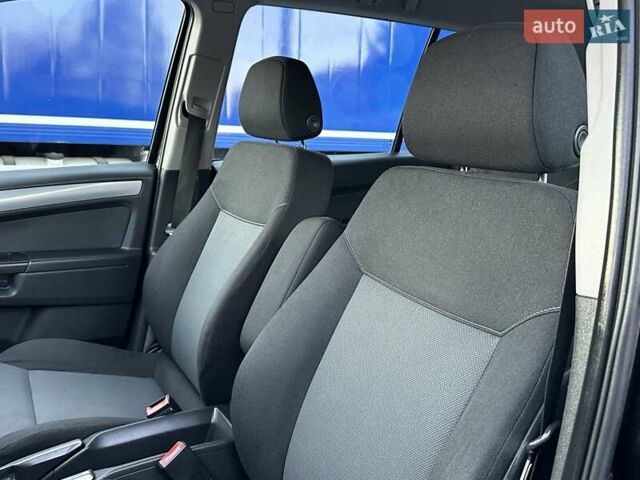 Черный Опель Зафира, объемом двигателя 1.8 л и пробегом 242 тыс. км за 5350 $, фото 38 на Automoto.ua