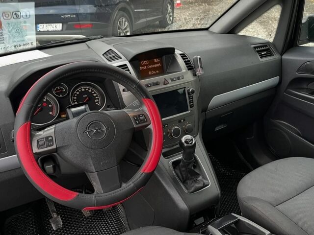 Черный Опель Зафира, объемом двигателя 0 л и пробегом 200 тыс. км за 5500 $, фото 7 на Automoto.ua