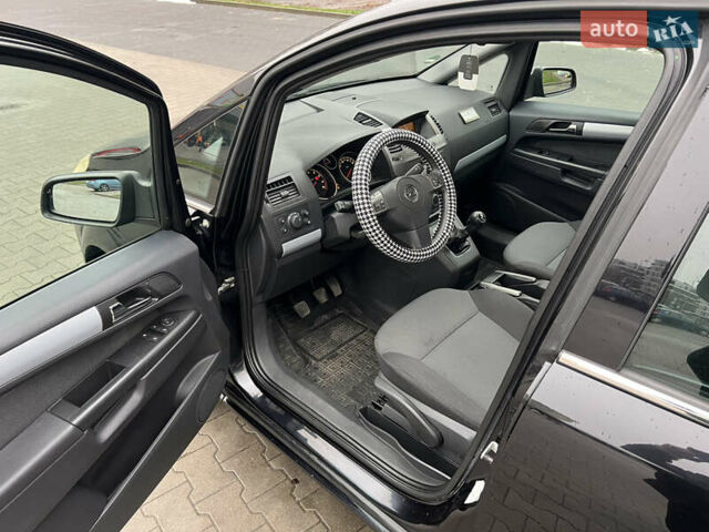 Черный Опель Зафира, объемом двигателя 1.6 л и пробегом 157 тыс. км за 5650 $, фото 8 на Automoto.ua