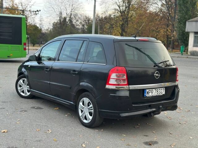 Черный Опель Зафира, объемом двигателя 1.7 л и пробегом 123 тыс. км за 2600 $, фото 2 на Automoto.ua