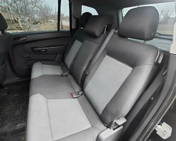 Черный Опель Зафира, объемом двигателя 1.6 л и пробегом 236 тыс. км за 5800 $, фото 12 на Automoto.ua