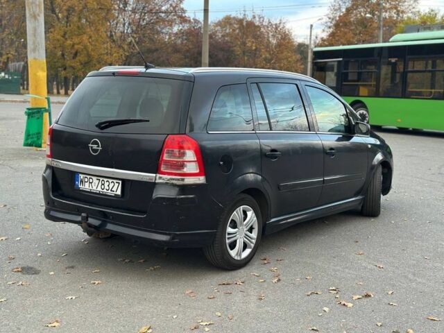 Черный Опель Зафира, объемом двигателя 1.7 л и пробегом 123 тыс. км за 2600 $, фото 3 на Automoto.ua