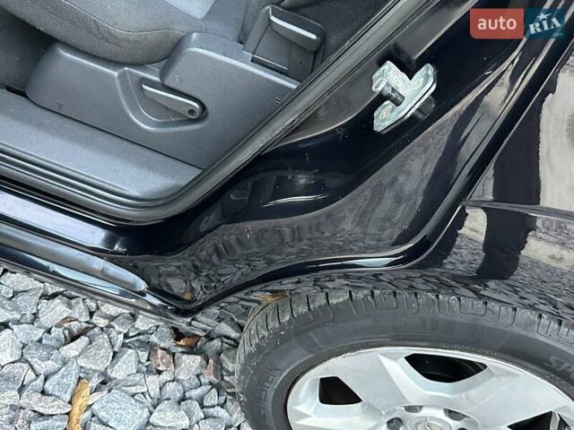 Черный Опель Зафира, объемом двигателя 1.8 л и пробегом 242 тыс. км за 5350 $, фото 56 на Automoto.ua