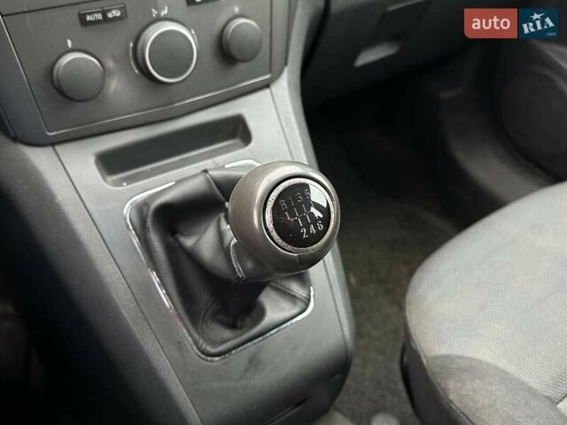 Черный Опель Зафира, объемом двигателя 1.91 л и пробегом 284 тыс. км за 5190 $, фото 23 на Automoto.ua