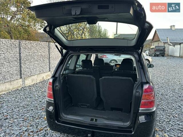 Черный Опель Зафира, объемом двигателя 1.8 л и пробегом 242 тыс. км за 5350 $, фото 75 на Automoto.ua